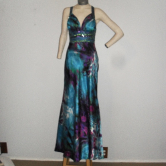 IGNITE EVENINGS Dresses & Skirts - Floral mermaid Satin Halter Size 4 AMAZING  !!!!